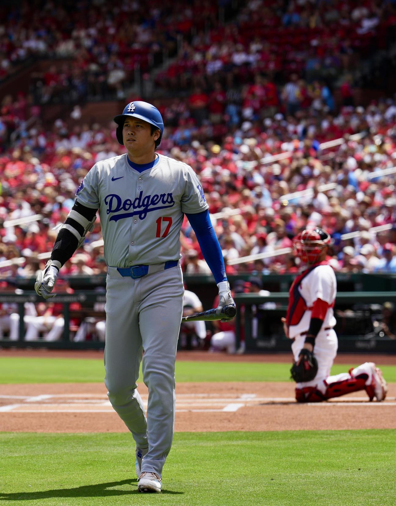 カージナルス対ドジャース　1回表ドジャース無死、空振り三振に倒れる大谷（撮影・横山健太）