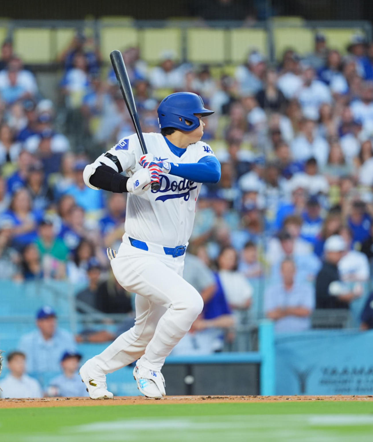 ドジャース対マリナーズ　1回裏ドジャース無死、左前打を放つ大谷（撮影・菅敏）