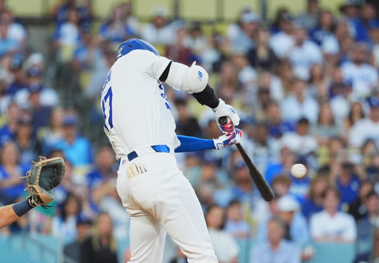 ドジャース対マリナーズ　1回裏ドジャース無死、左前打を放つ大谷（撮影・菅敏）