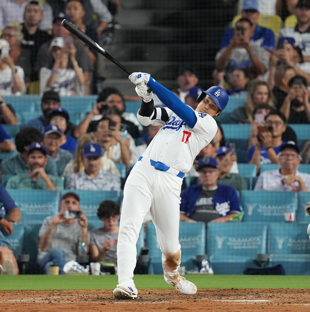 ドジャース対マリナーズ　5回裏ドジャース1死、右前打を放つ大谷（撮影・菅敏）