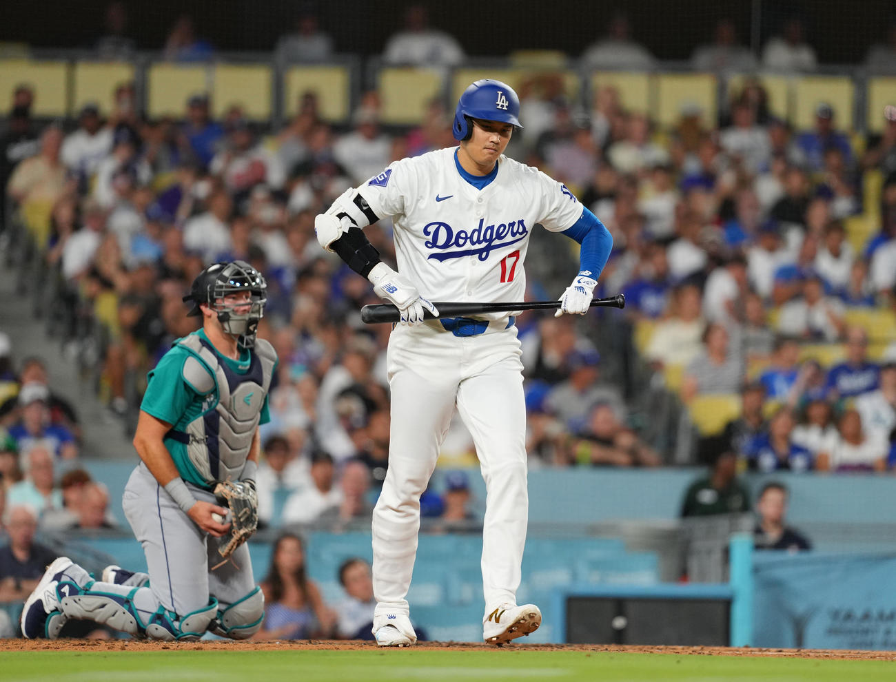 ドジャース対マリナーズ　3回裏ドジャース2死一塁、四球を選ぶ大谷（撮影・菅敏）
