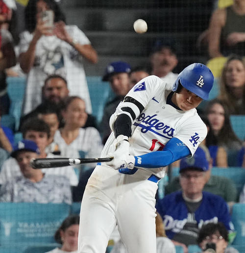 ドジャース対マリナーズ　6回裏ドジャース無死三塁、左飛に倒れる大谷（撮影・菅敏）