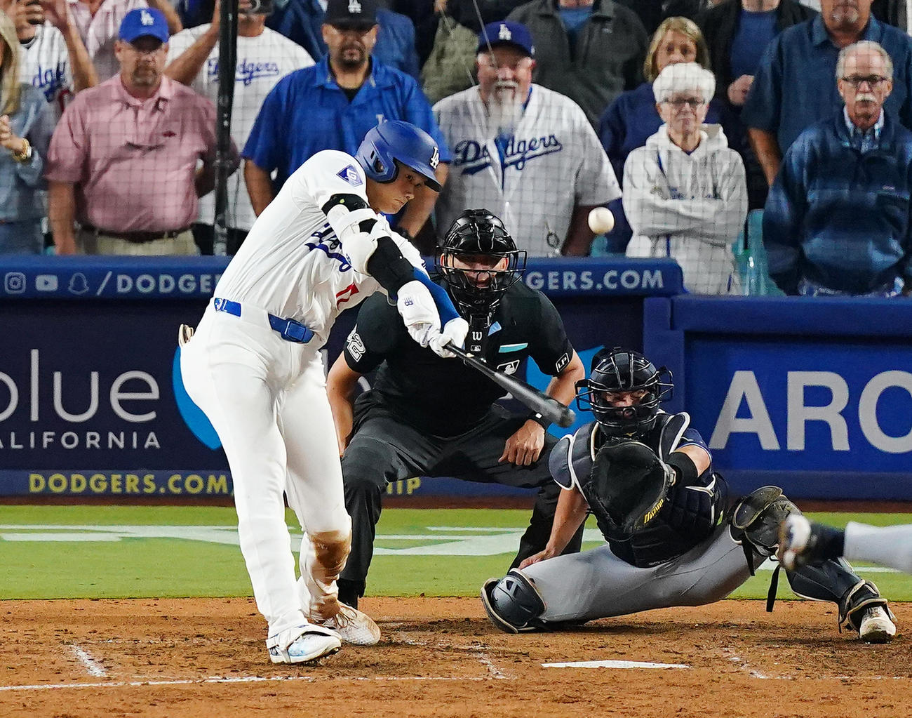 ドジャース対レイズ　9回裏ドジャース2死満塁、サヨナラ満塁本塁打を放つ大谷（撮影・菅敏）