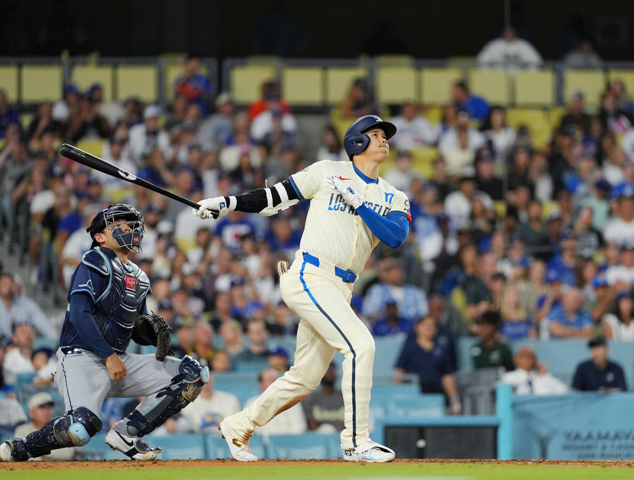 ドジャース対レイズ　5回裏ドジャース1死一塁、右越えに41号2点本塁打を放つ大谷（撮影・菅敏）