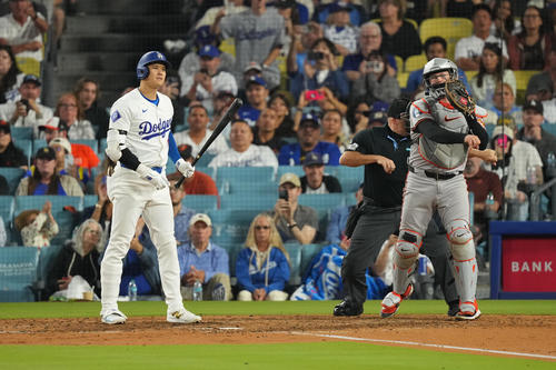 ドジャース対オリオールズ 8回裏ドジャース無死、見逃しの三振に倒れる大谷(撮影・菅敏)