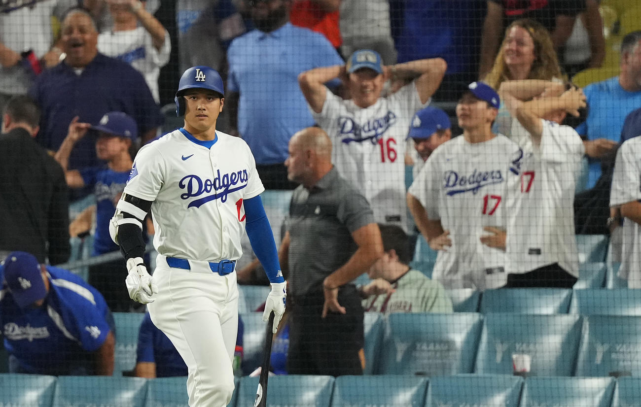ドジャース対オリオールズ　オリオールズに敗れ、引き揚げるドジャース大谷（撮影・菅敏）