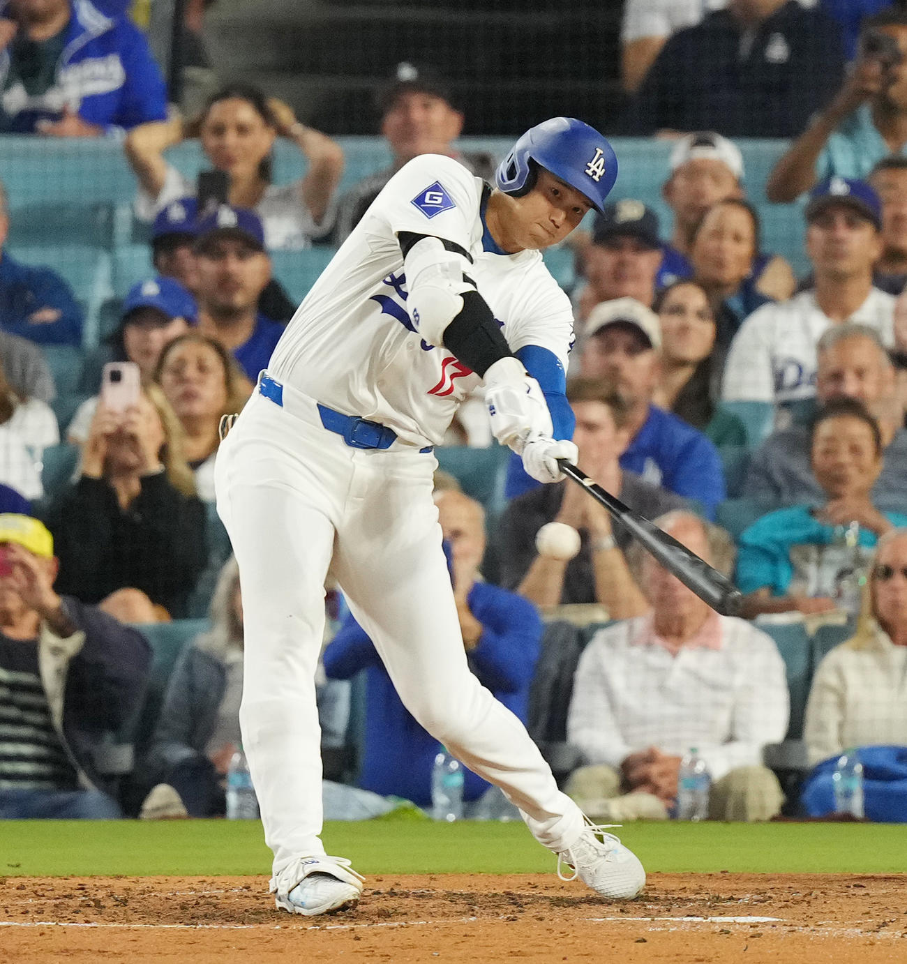 ドジャース対オリオールズ　3回裏ドジャース1死一塁、右前打を放つ大谷（撮影・菅敏）