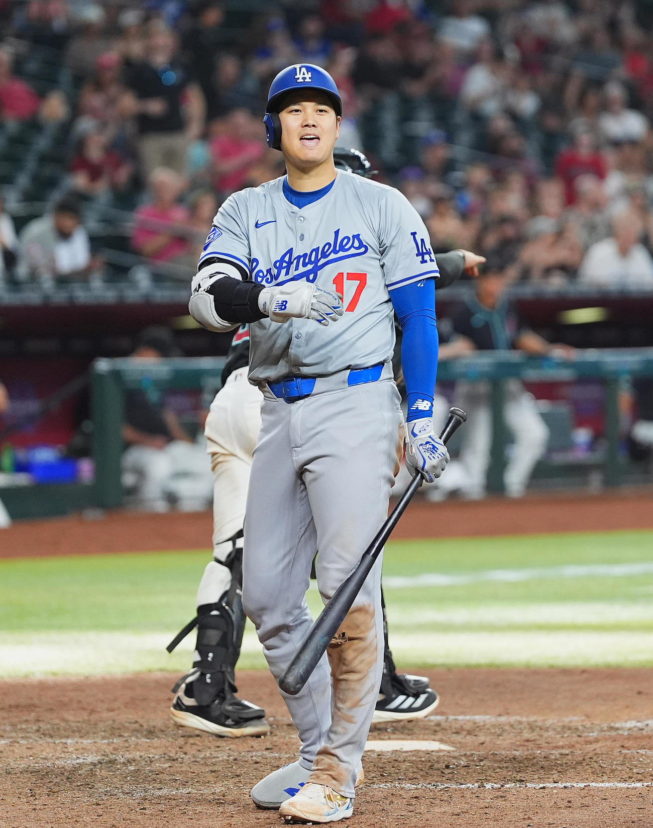 ダイヤモンドバックス対ドジャース　9回表ドジャース2死、見逃しの三振に倒れる大谷（撮影・菅敏）