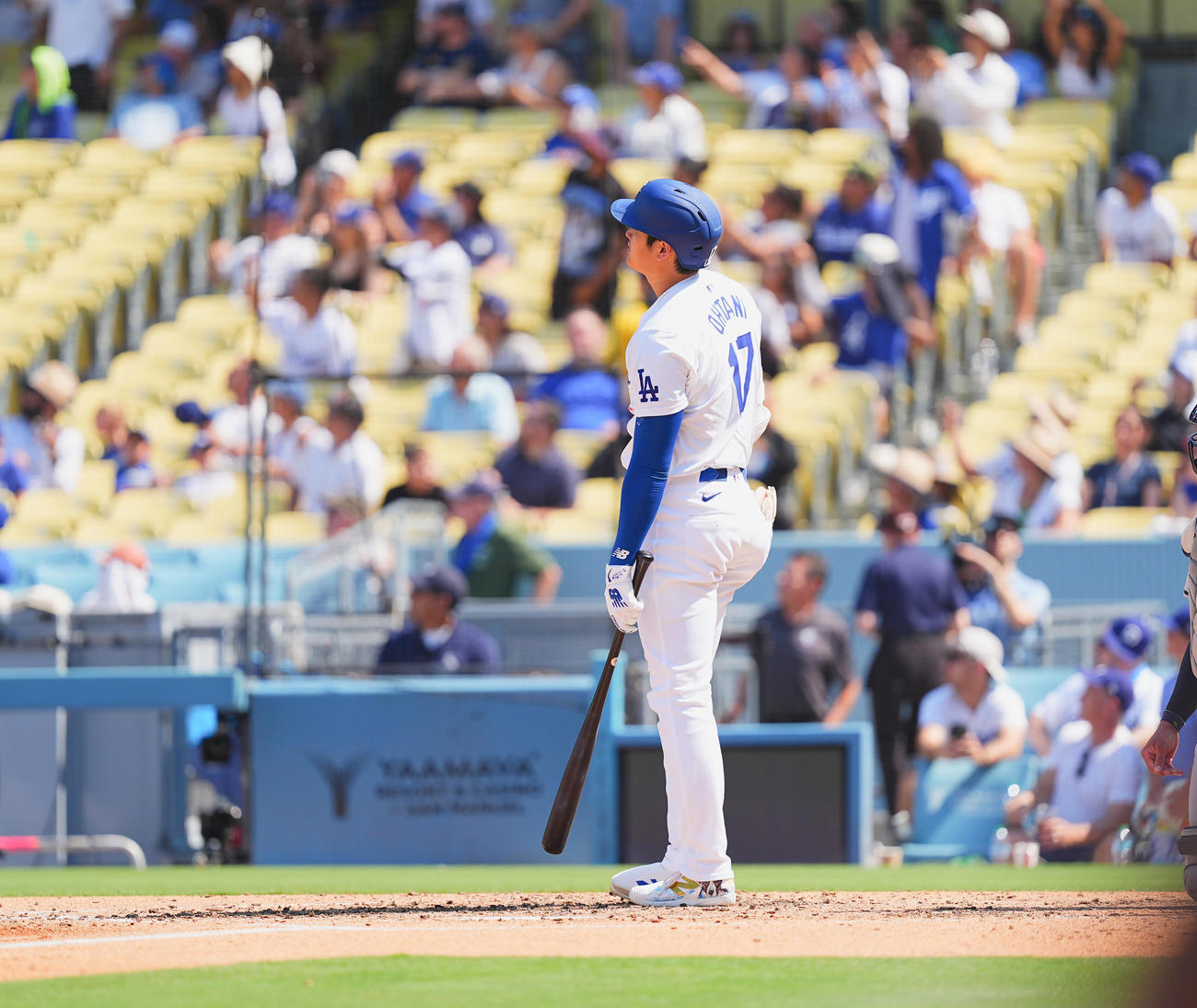 ドジャース対ガーディアンズ　5回裏ドジャース1死、ライトポール際付近に46号ソロ本塁打を放つ大谷（撮影・菅敏）