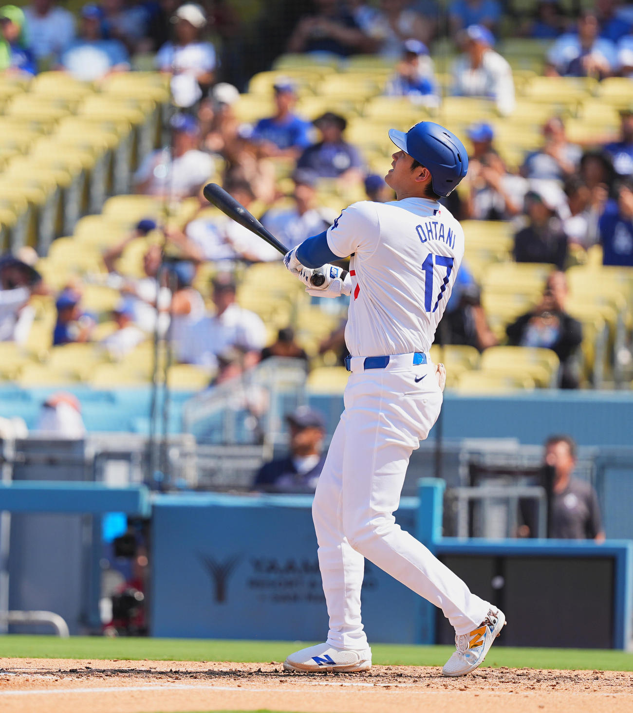 ドジャース対ガーディアンズ　5回裏ドジャース1死、右翼ポール際に46号ソロ本塁打を放つ大谷（撮影・菅敏）