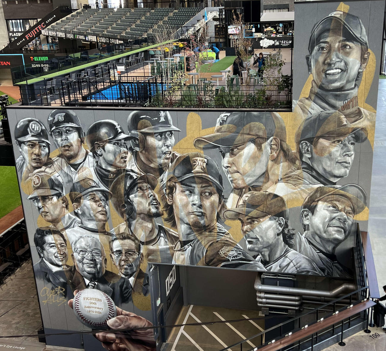 日本ハム球団創立50周年を記念しエスコンフィールド北海道に描かれた新ウォールアート（撮影・佐藤翔太）