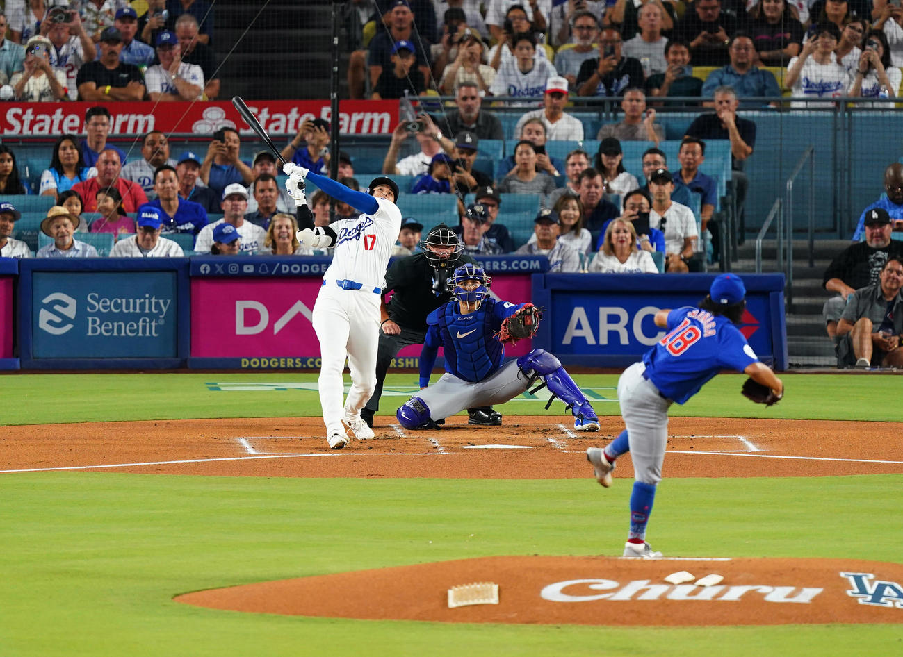 ドジャース対カブス　1回裏ドジャース無死、遊飛に倒れる大谷。投手今永撮影・菅敏）