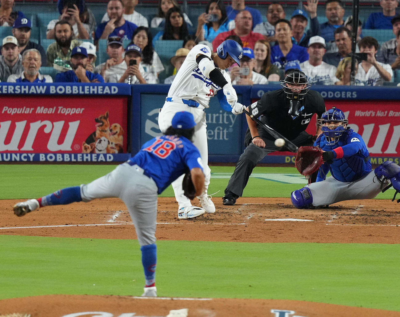 ドジャース対カブス　3回裏ドジャース無死一、二塁、一ゴロに倒れる大谷翔平。投手今永（撮影・菅敏）