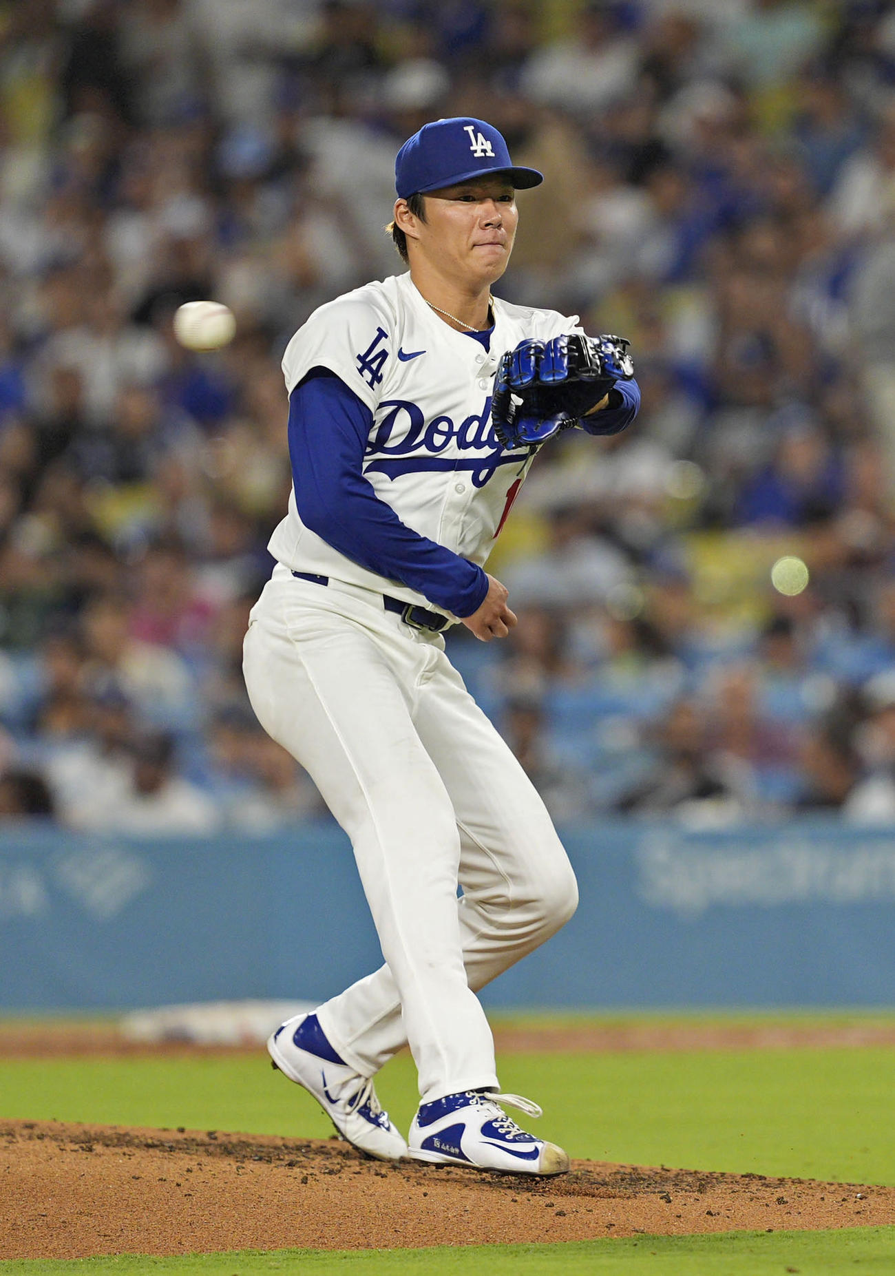復帰登板でカブス戦に先発し、4回を4安打1失点だったドジャース山本（共同）
