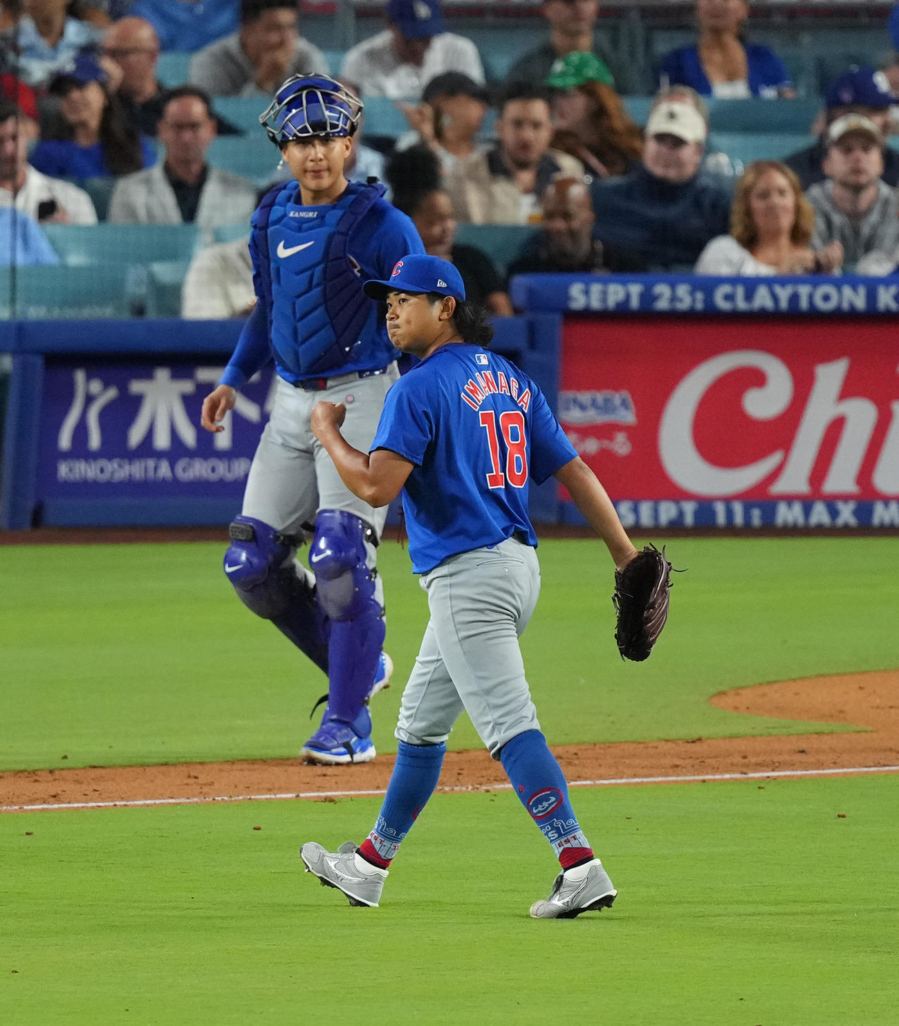 ドジャース対カブス　3回裏ドジャース2死三塁、ベッツを三ゴロに仕留め、ガッツポーズを見せる今永（撮影・菅敏）