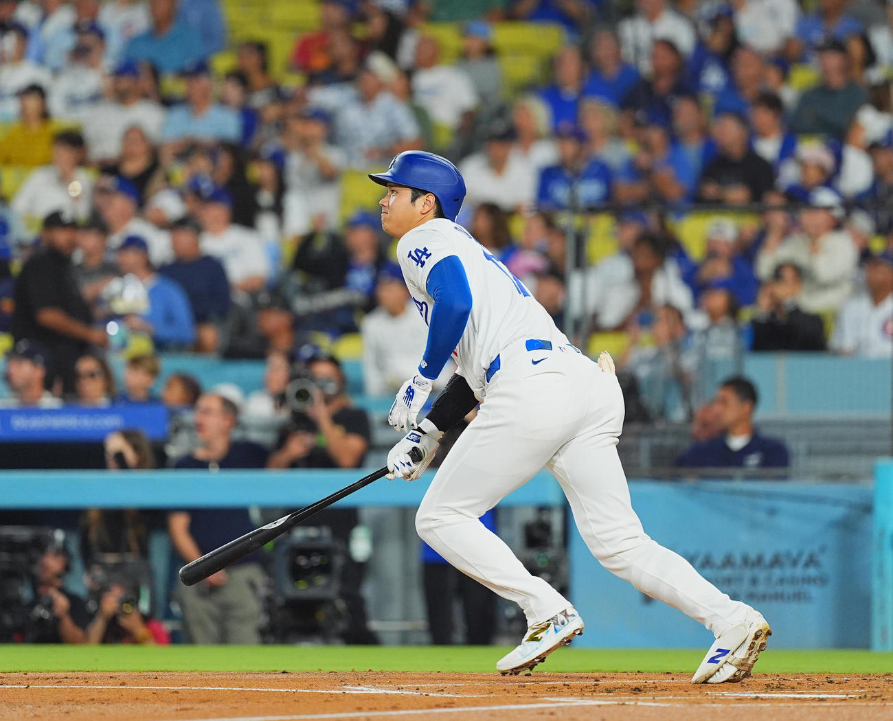 ドジャース対カブス　1回裏ドジャース無死、右中間に47号ソロ本塁打を放つ大谷（撮影・菅敏）