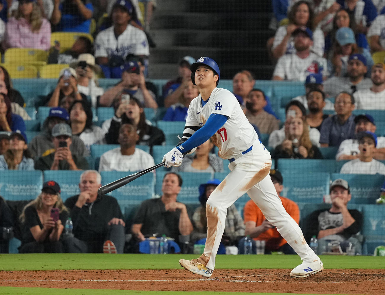 ドジャース対カブス　5回裏ドジャース2死二塁、中飛に倒れる大谷（撮影・菅敏）