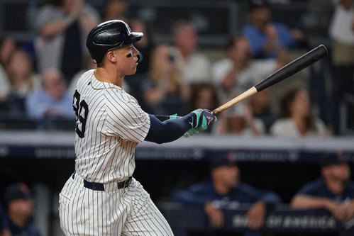 t*u様 アーロン・ジャッジ　ボブルヘッド 62本塁打記念　 ヤンキースタジアム アーロン・ジャッジ ボブルヘッド MLB ヤンキース｜Yahoo!フリマ（旧