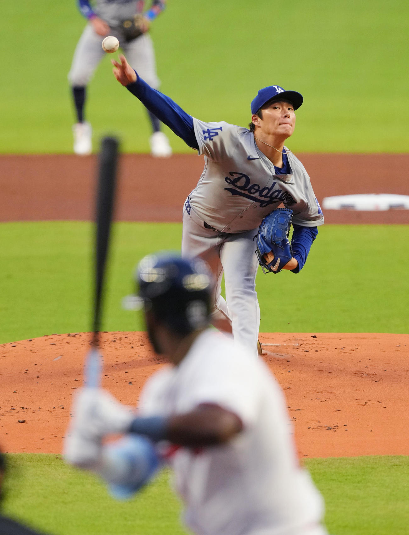 ブレーブス対ドジャース　ブレーブス戦に先発し、力投するドジャース山本（撮影・菅敏）