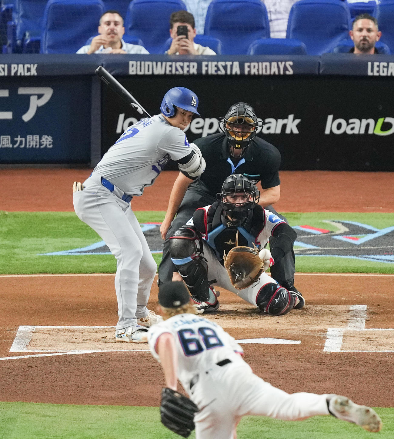 マーリンズ対ドジャース　1回表ドジャース無死、見逃しの三振に倒れる大谷。投手マコーガン（撮影・菅敏）