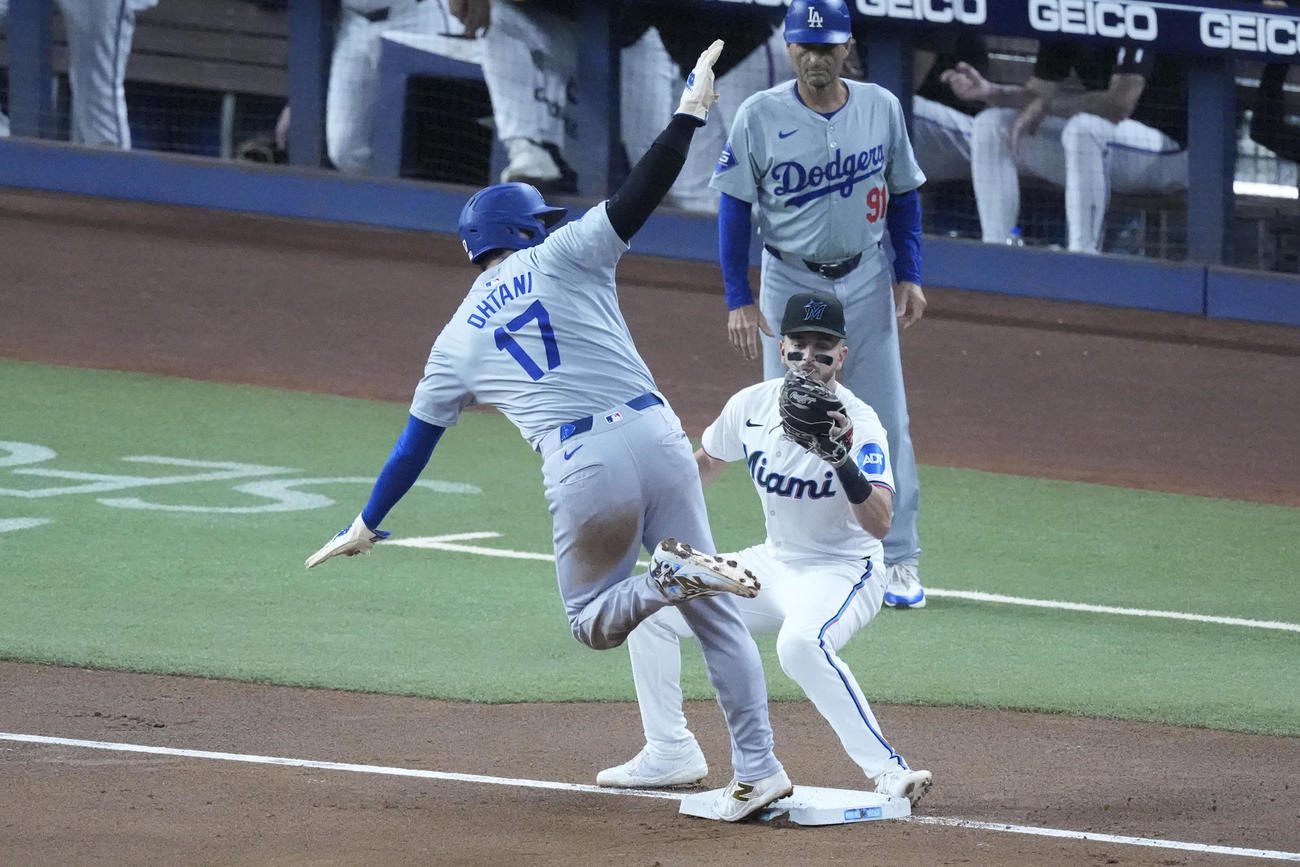 50個目の盗塁を決めるドジャース大谷翔平（AP）