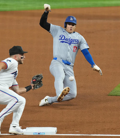 大谷翔平 50 50 画像 大谷の50 50サイン 1of1カードが出現 ドジャースが