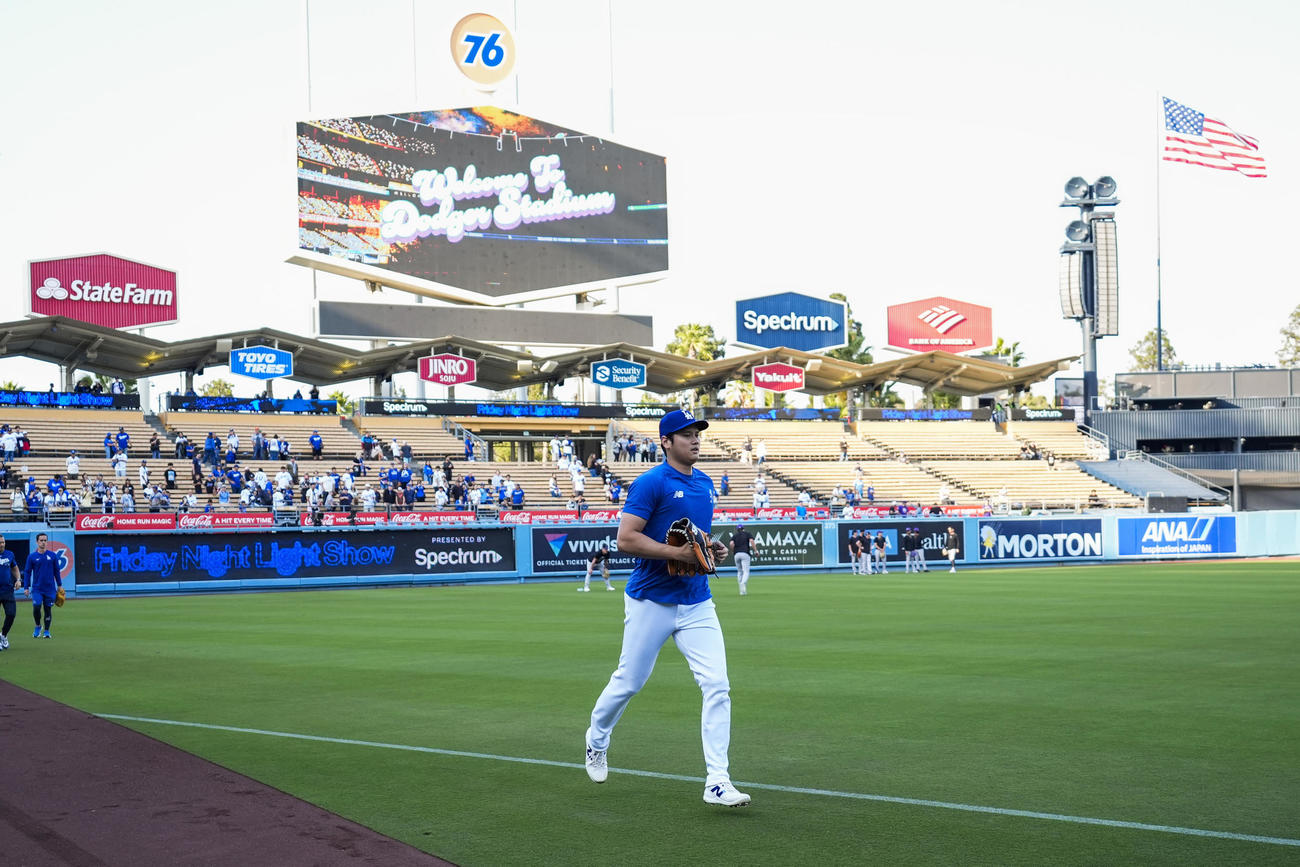 ドジャース大谷翔平はロッキーズとの試合前に練習（AP）