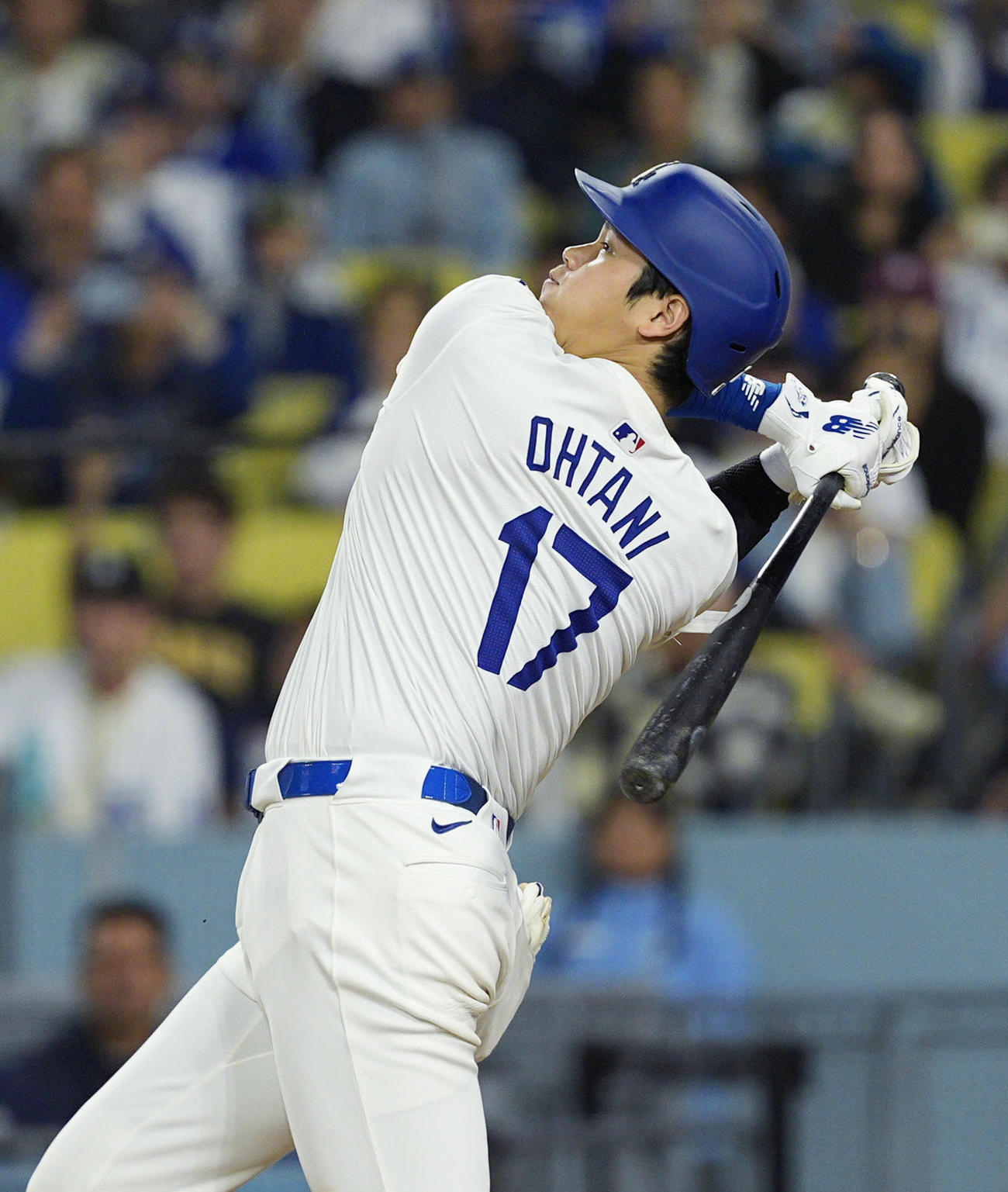 ロッキーズ戦の5回、2試合連続本塁打となる52号2ランを放つドジャース・大谷（共同）