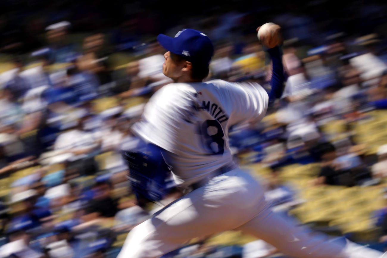 ロッキーズ戦で力投するドジャース山本由伸（AP）