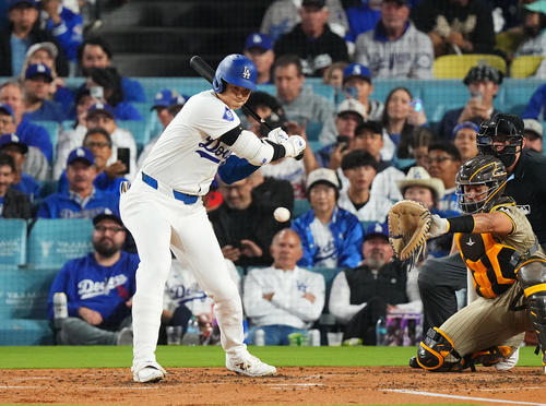 ドジャース対パドレス　3回裏ドジャース無死、見逃しの三振に倒れる大谷（撮影・菅敏）
