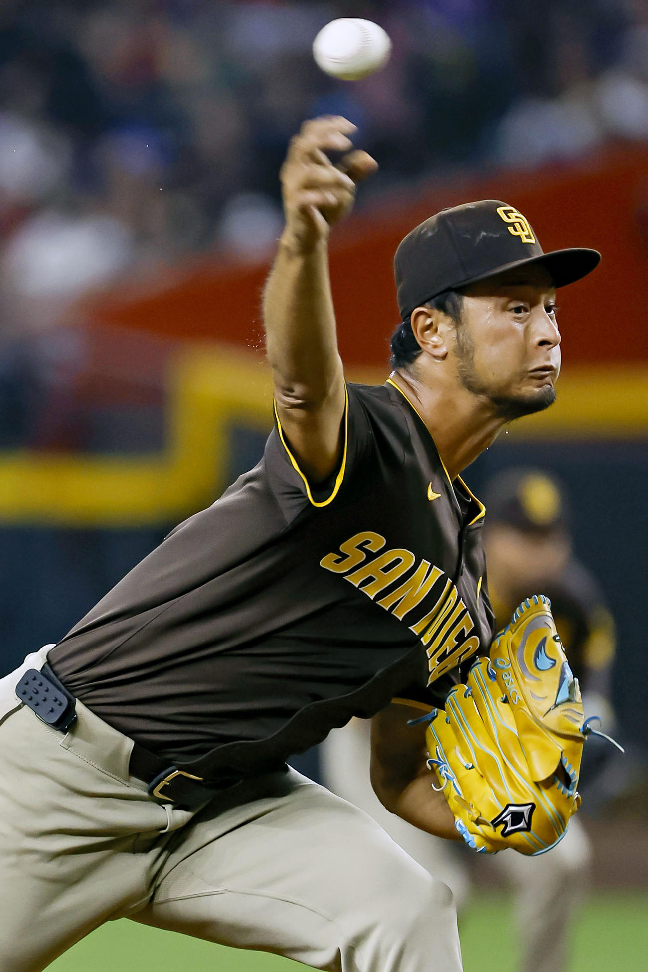 ダイヤモンドバックス戦に先発し、5回 1／3 を3安打3失点で7勝目を挙げたパドレスのダルビッシュ。日米通算203勝で黒田に並んだ＝フェニックス（共同）