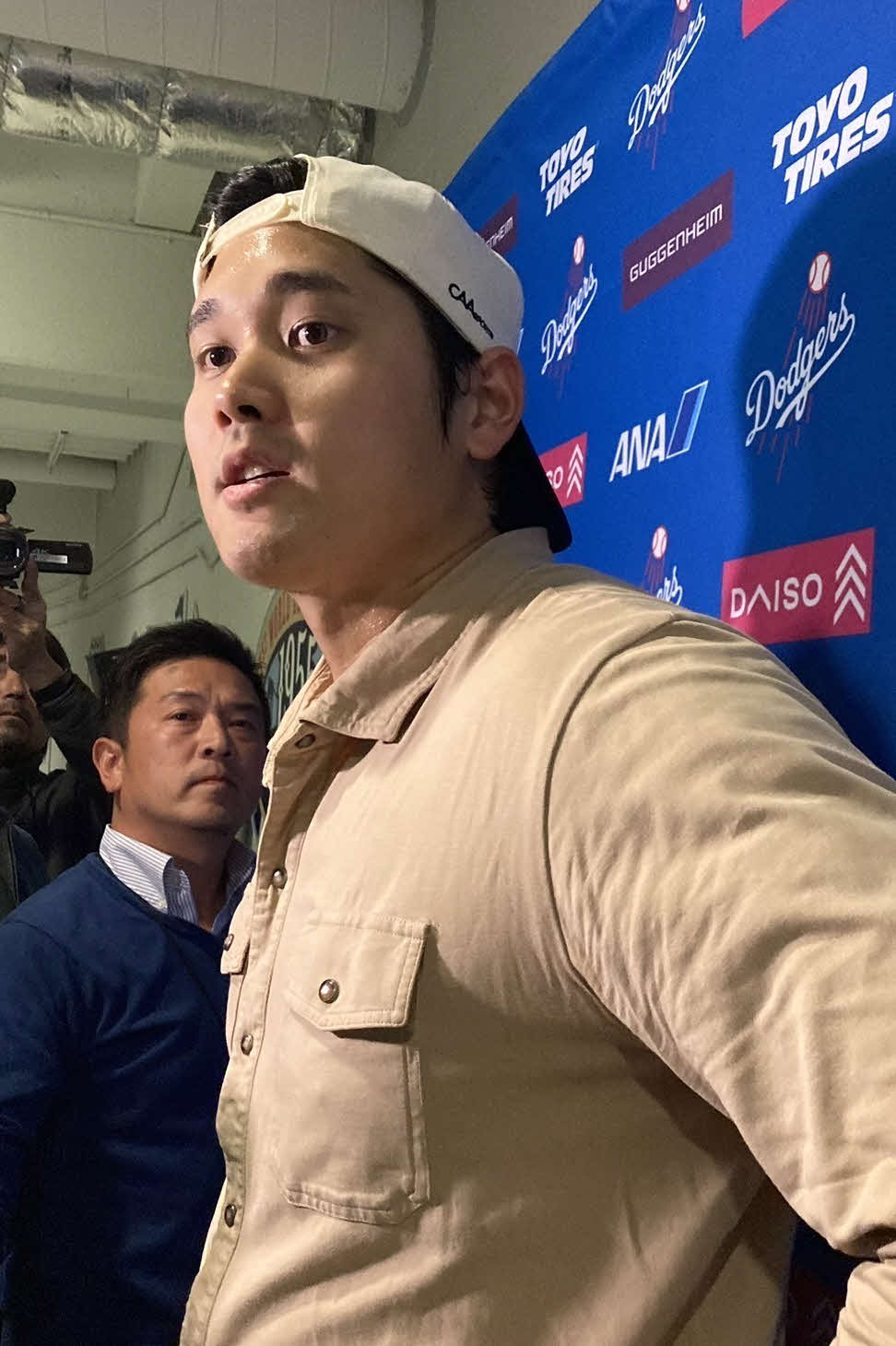 ドジャース大谷を取材する斎藤庸裕記者