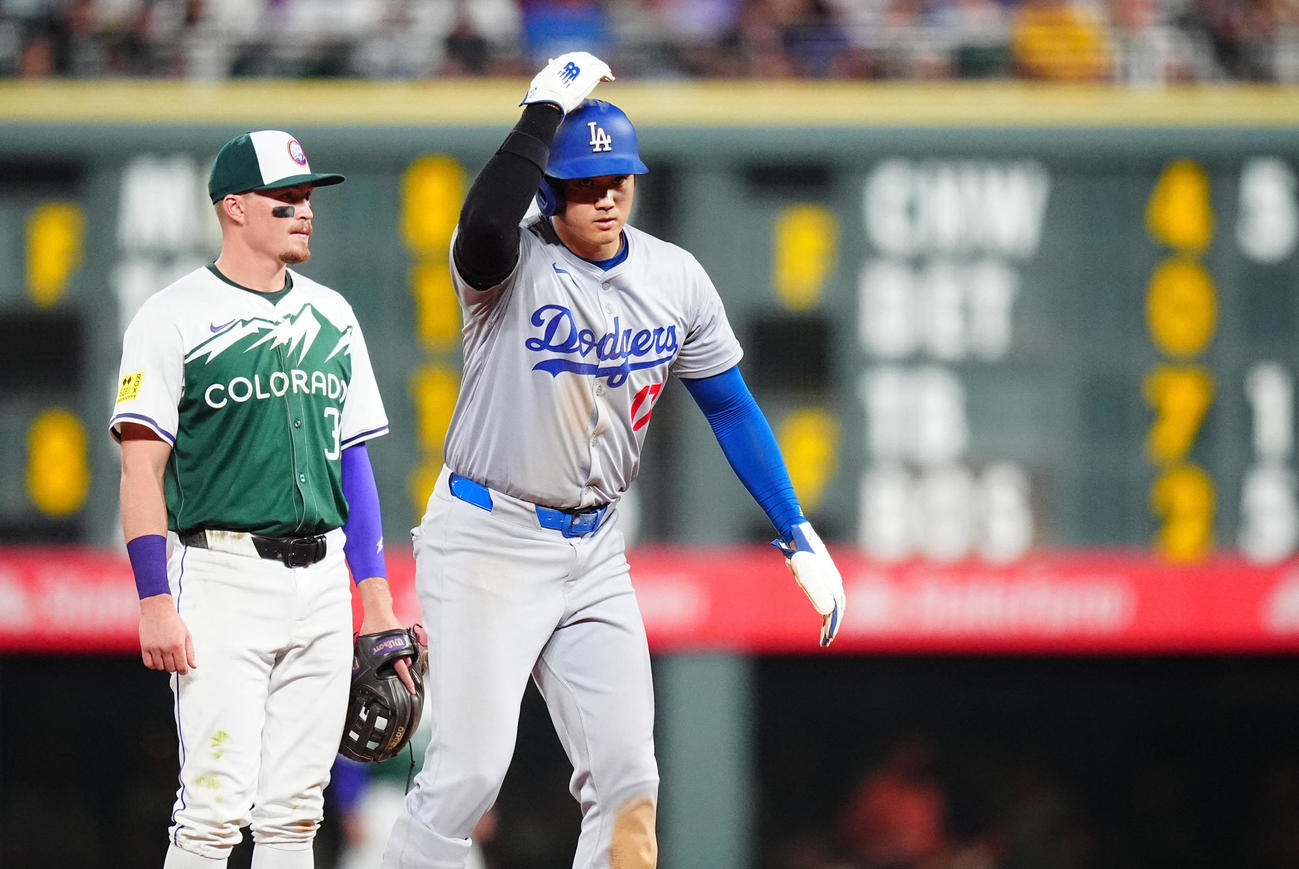 大谷翔平はロッキーズ戦の5回表に盗塁を試みたが、後にボークでの進塁とされた（AP)