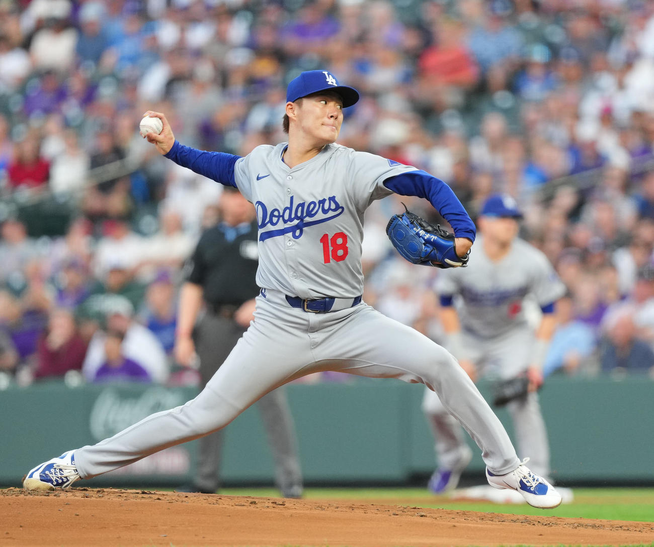 ロッキーズ対ドジャース　ドジャース先発の山本（撮影・菅敏）