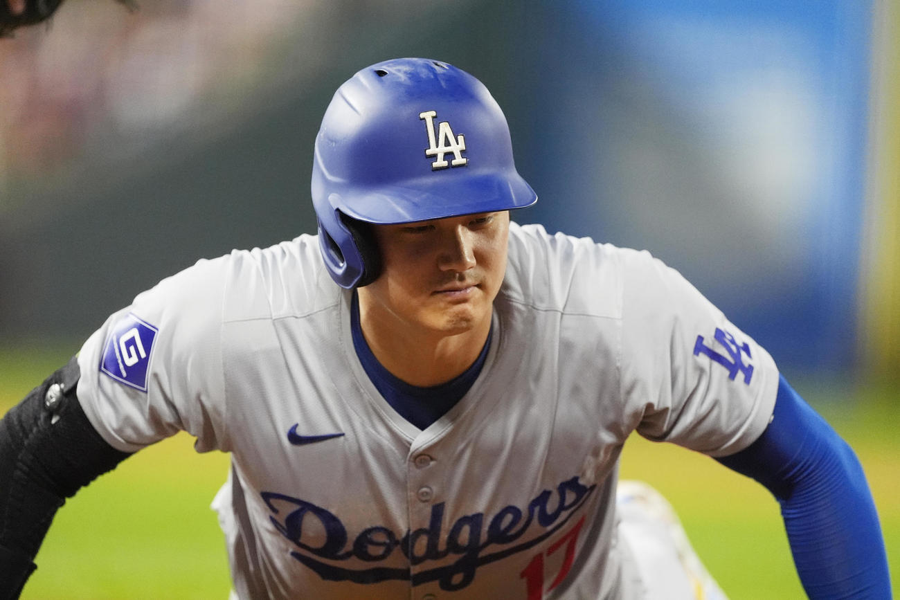 大谷翔平はロッキーズ戦の6回表、盗塁を試みた（AP)