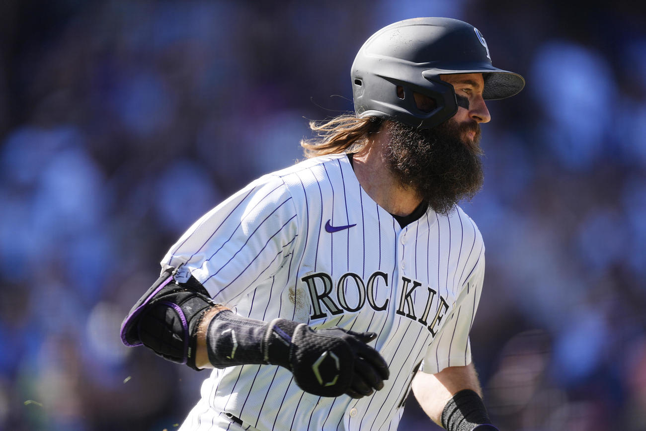 ロッキーズ対ドジャース　3回、中前打を放ったロッキーズ・ブラックモン（AP）
