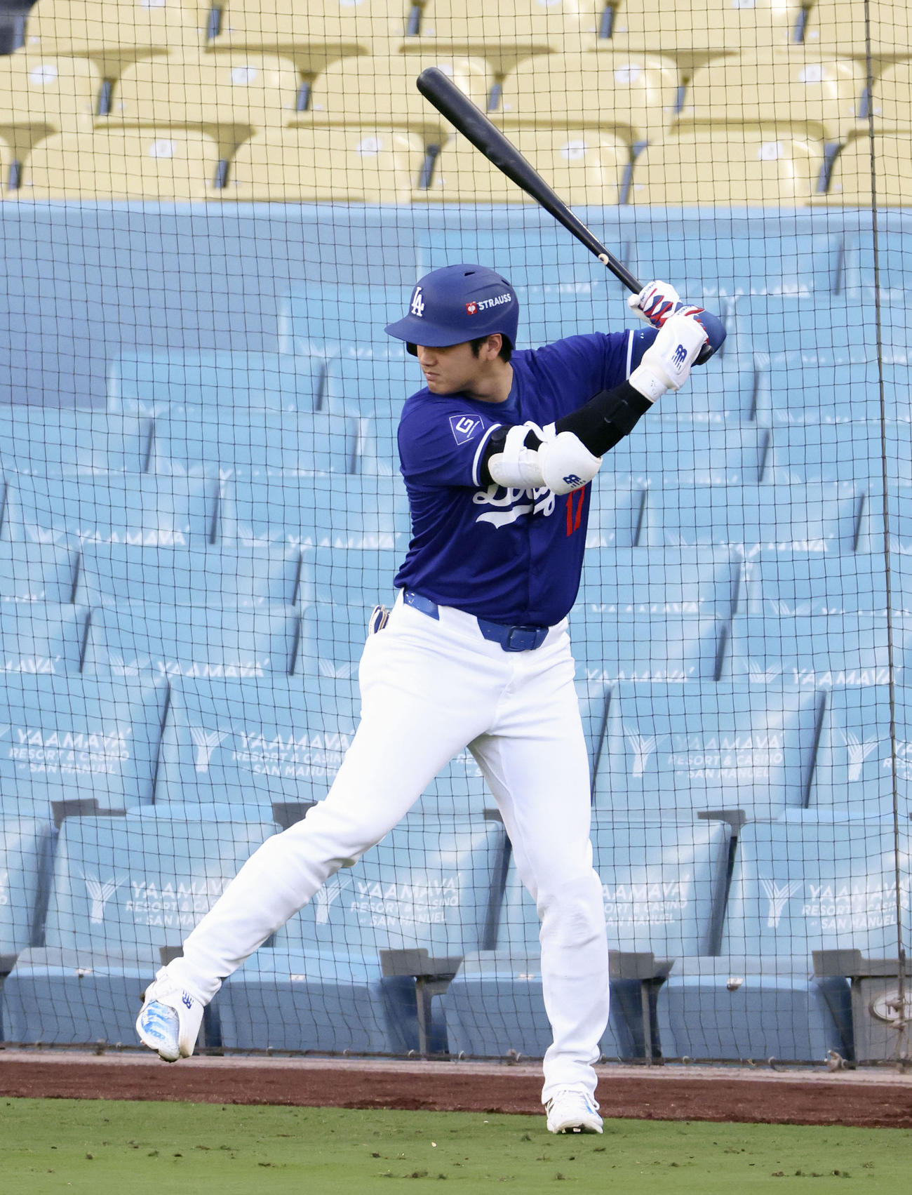 実戦形式の打撃練習に臨むドジャース大谷（共同）