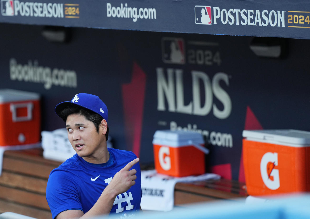 デビジョンシリーズ前日練習を終え、引き揚げるドジャース大谷（撮影・菅敏）