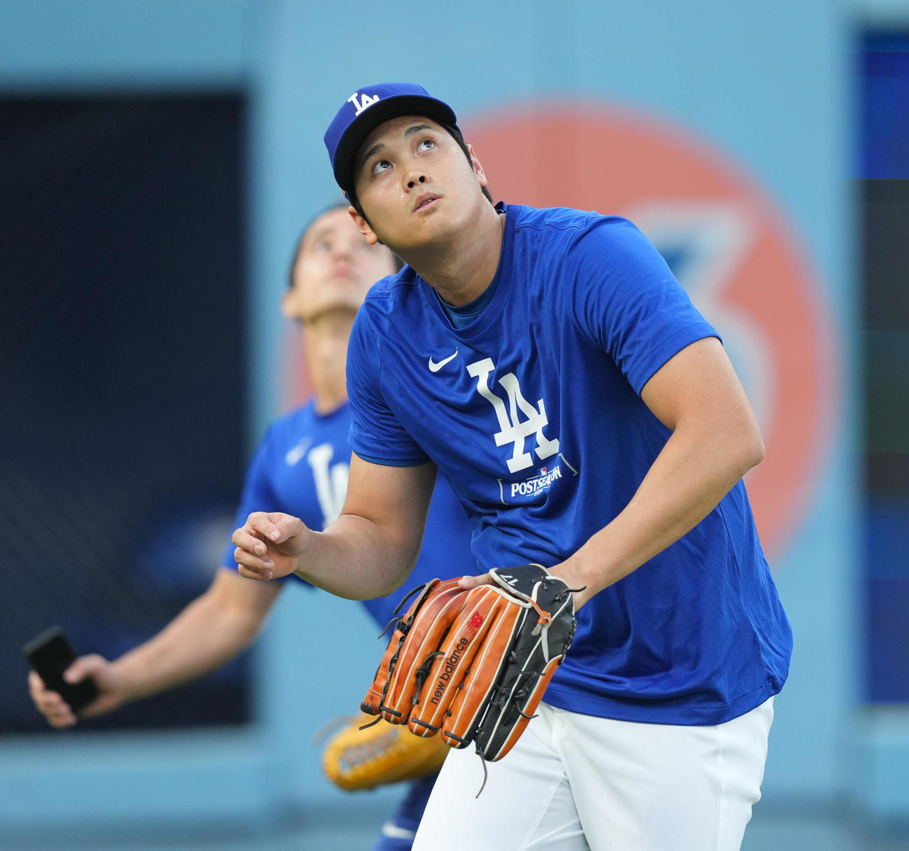 デビジョンシリーズ前日練習で調整するドジャース大谷（撮影・菅敏）