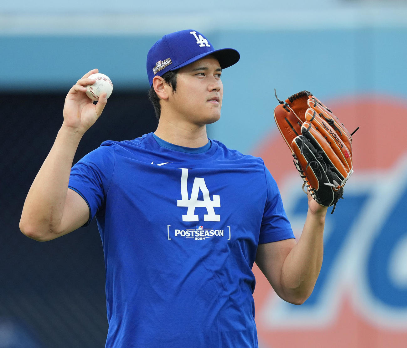 デビジョンシリーズ前日練習で調整するドジャース大谷（撮影・菅敏）