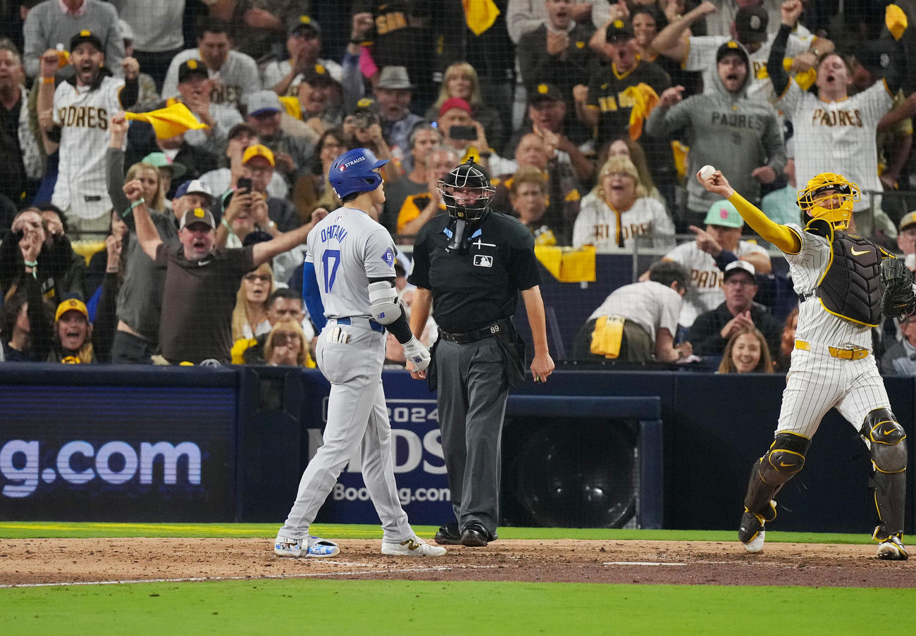 パドレス対ドジャース　8回表ドジャース無死、見逃しの三振に倒れる大谷（撮影・菅敏）