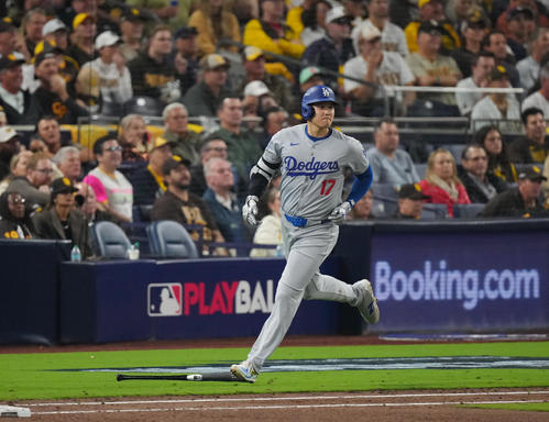 パドレス対ドジャース　5回表ドジャース無死、中飛に倒れる大谷（撮影・菅敏）