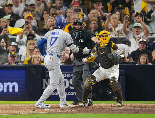 パドレス対ドジャース　8回表ドジャース無死、見逃しの三振に倒れる大谷（撮影・菅敏）