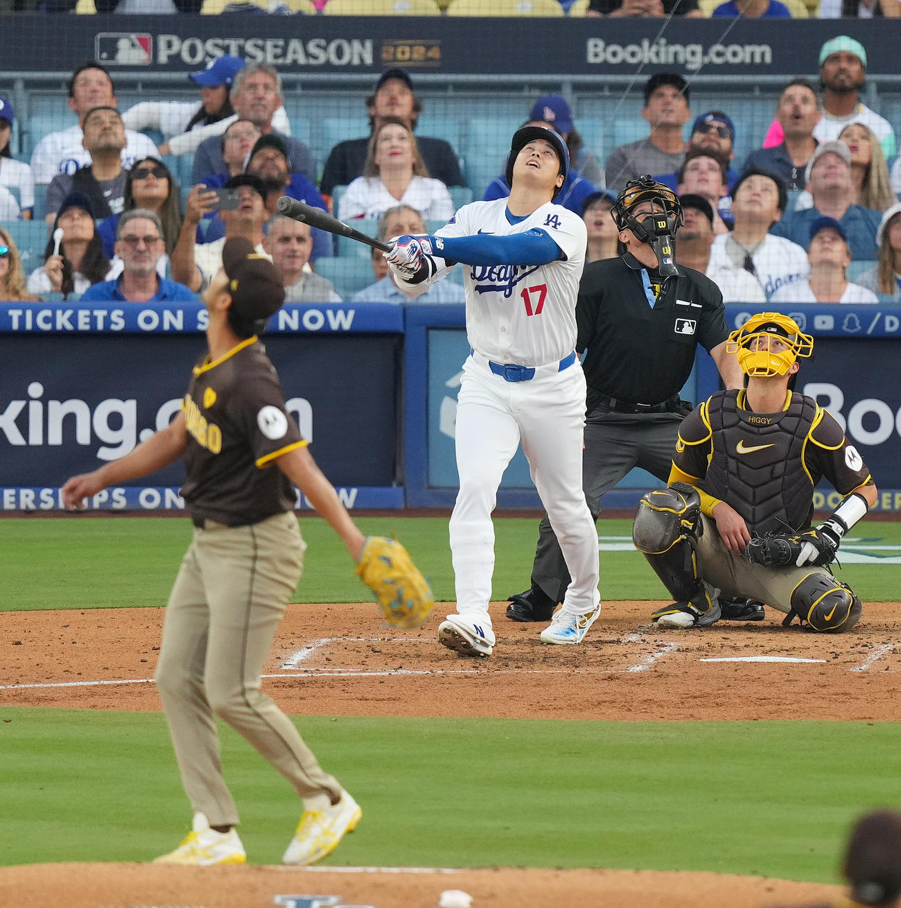 ドジャース対パドレス　3回裏ドジャース1死、三飛に倒れる大谷。投手ダルビッシュ（撮影・菅敏）