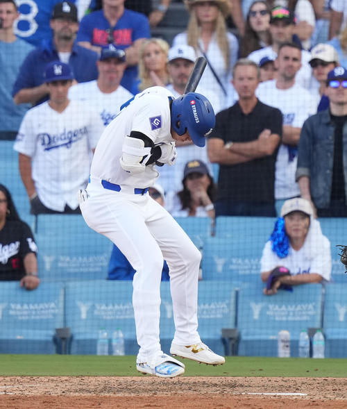 ドジャース対メッツ　9回裏ドジャース無死一塁、四球を選ぶ大谷（撮影・菅敏）