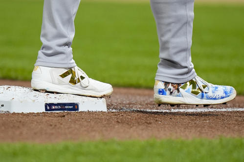 大谷はデコピンスパイクでプレー（AP）