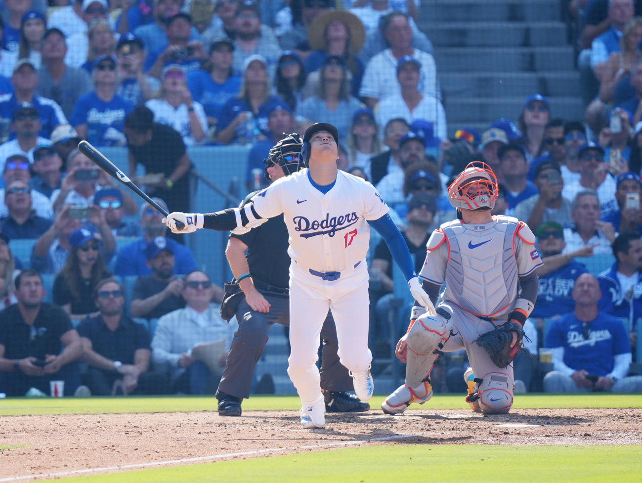 ドジャース対メッツ　5回裏ドジャース2死、一飛に倒れる大谷（撮影・菅敏）