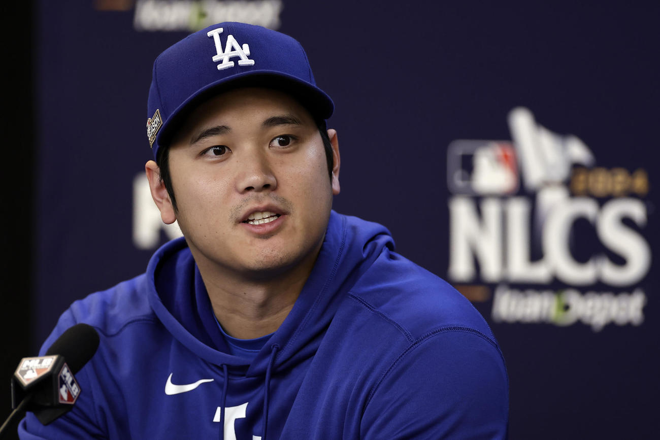 メッツ戦前日にニューヨークで会見した大谷翔平（AP)