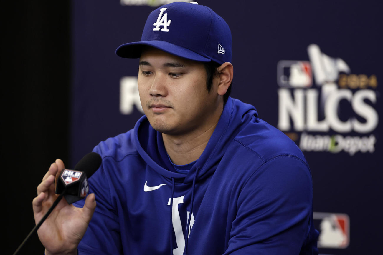 メッツ戦前日にニューヨークで会見した大谷翔平（AP)