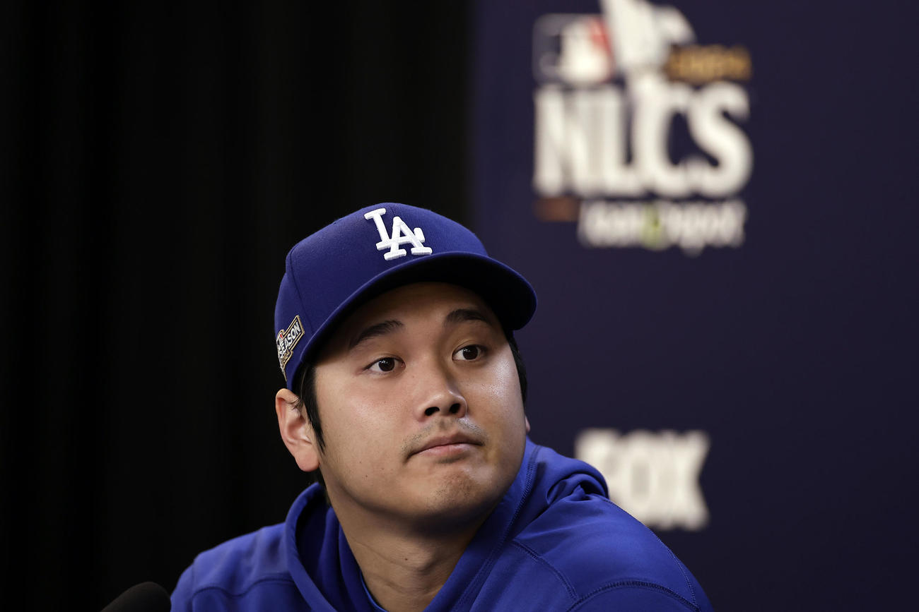 メッツ戦前日にニューヨークで会見した大谷翔平（AP)